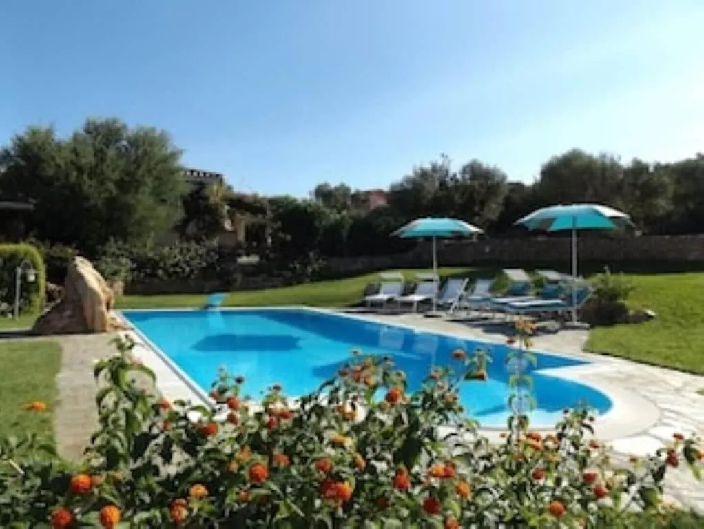 Bellissima Villa Alessandra Grande Piscina Privata Giardino Bq Posto Auto Tanaunella