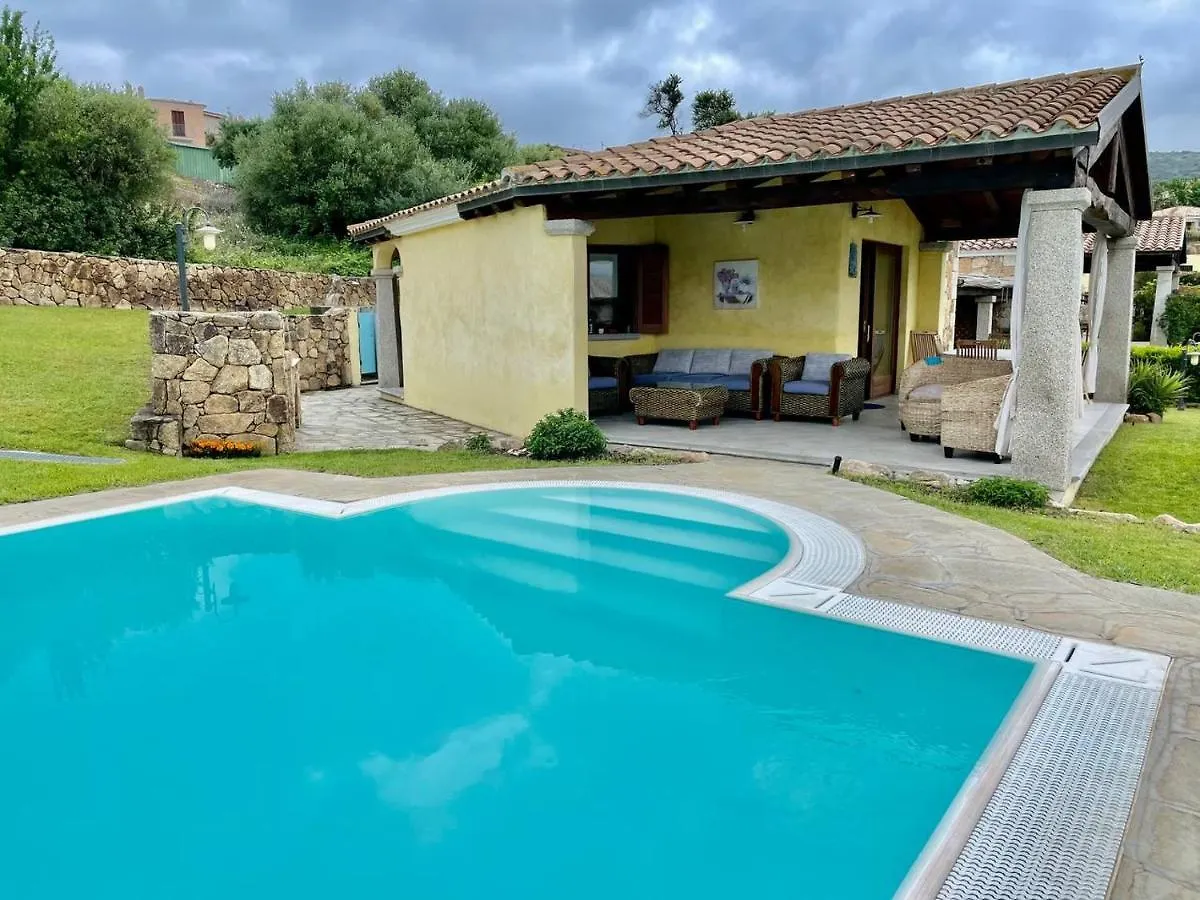 Bellissima Villa Alessandra Grande Piscina Privata Giardino Bq Posto Auto Tanaunella