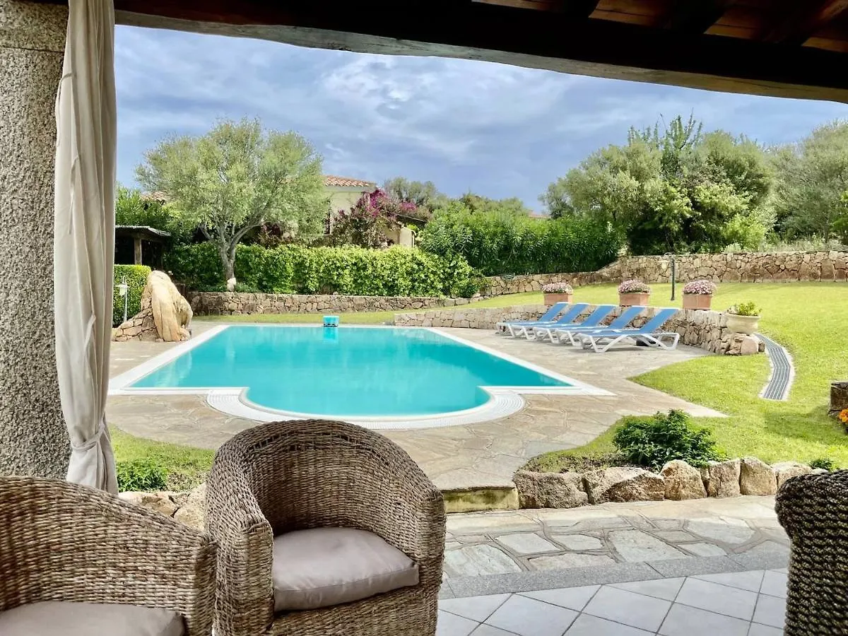 Bellissima Villa Alessandra Grande Piscina Privata Giardino Bq Posto Auto Tanaunella Italy