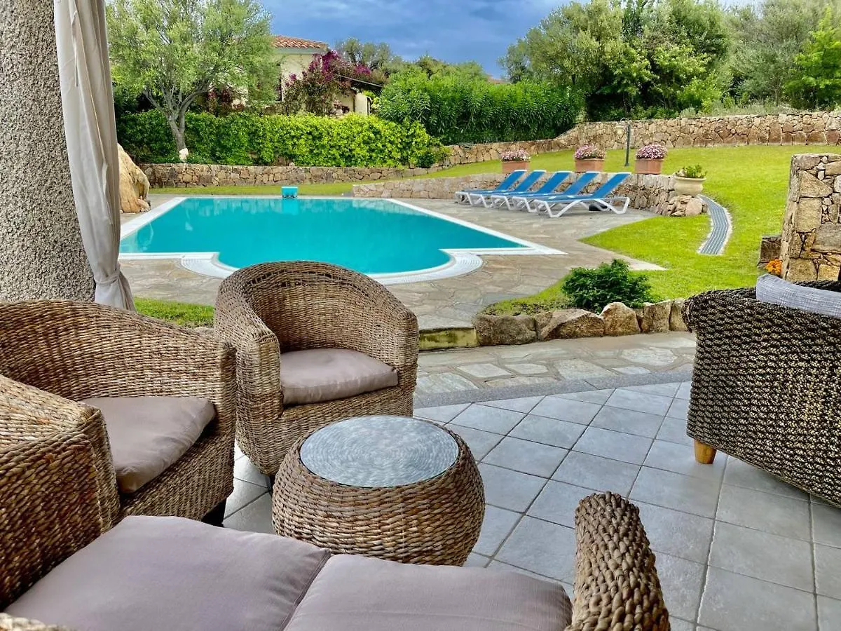 Bellissima Villa Alessandra Grande Piscina Privata Giardino Bq Posto Auto Tanaunella Italy