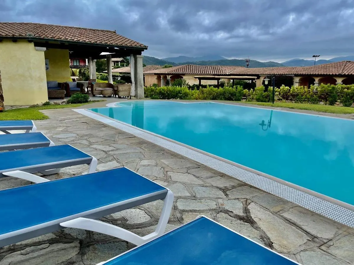 Bellissima Villa Alessandra Grande Piscina Privata Giardino Bq Posto Auto Tanaunella Italy