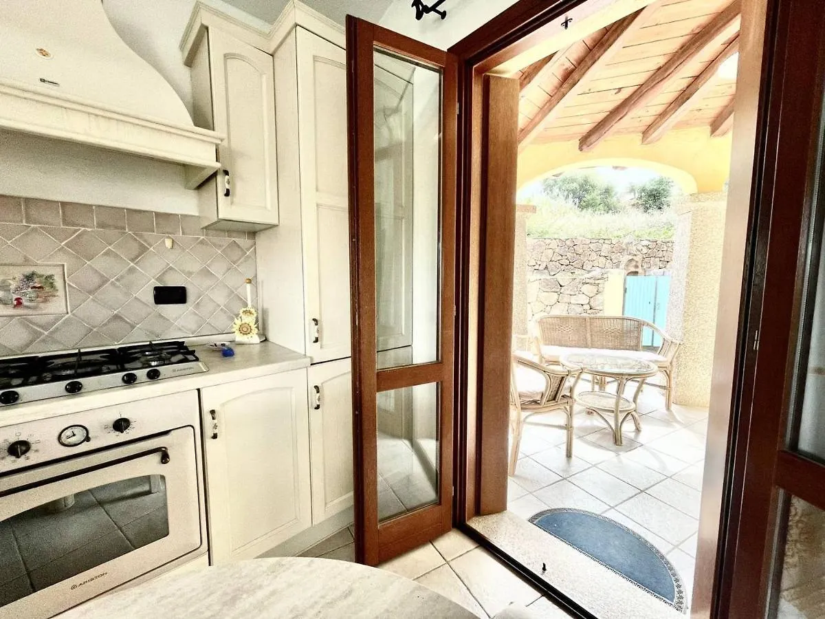 Bellissima Villa Alessandra Grande Piscina Privata Giardino Bq Posto Auto Tanaunella 0*,  Italy