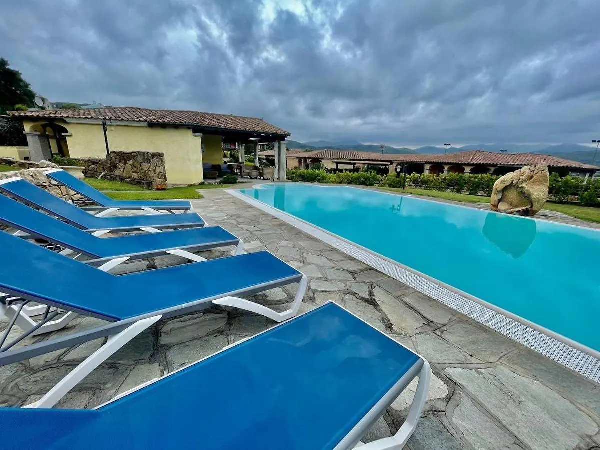 Bellissima Villa Alessandra Grande Piscina Privata Giardino Bq Posto Auto Tanaunella