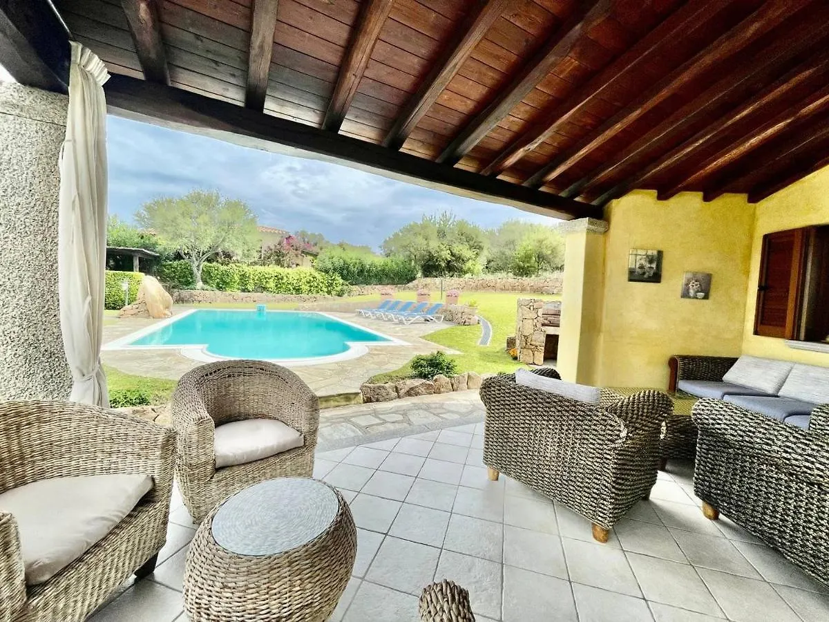 Bellissima Villa Alessandra Grande Piscina Privata Giardino Bq Posto Auto Tanaunella Italy