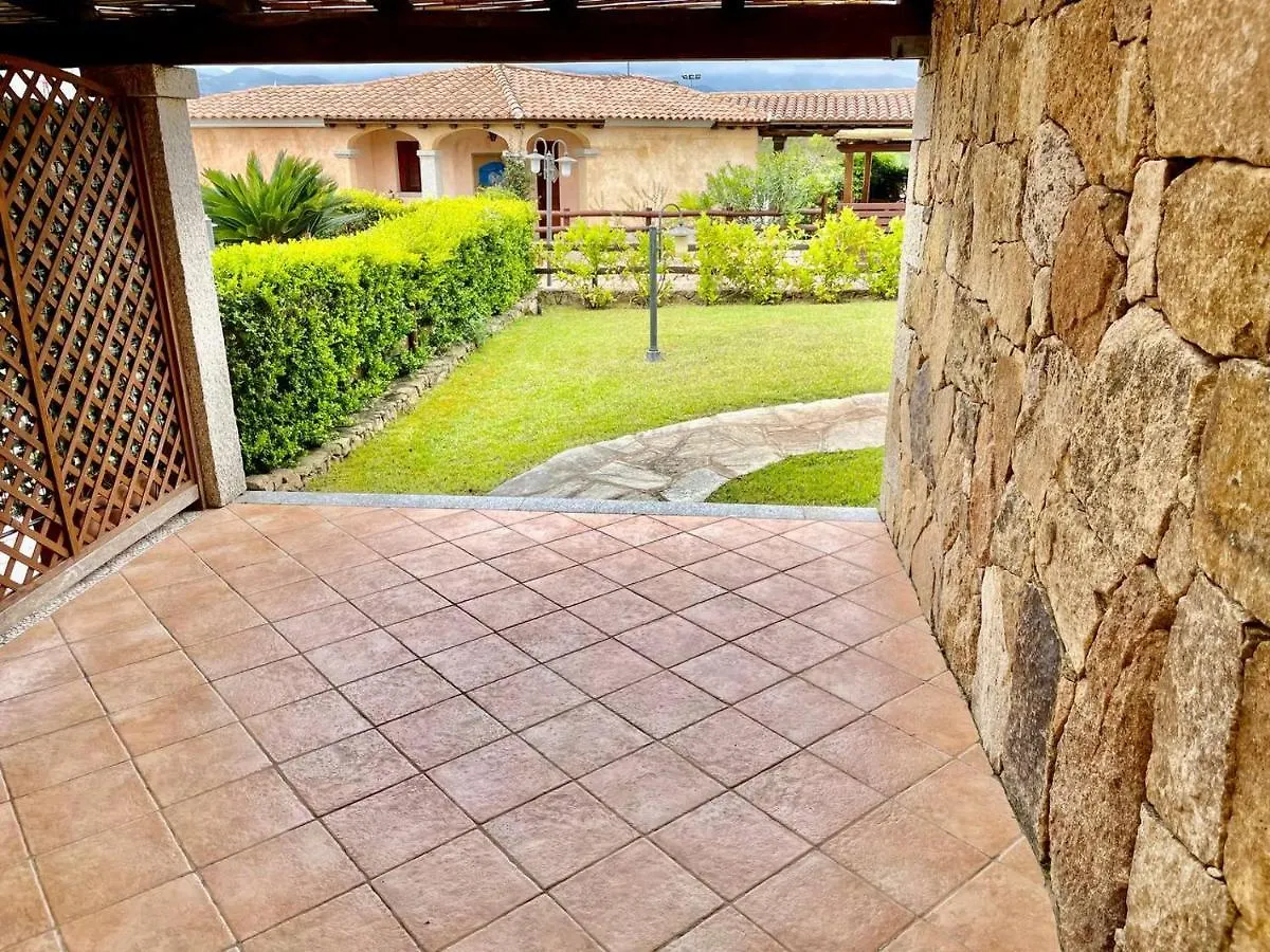 Bellissima Villa Alessandra Grande Piscina Privata Giardino Bq Posto Auto Tanaunella 0*,